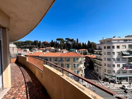 grand 2 pièces terrasse