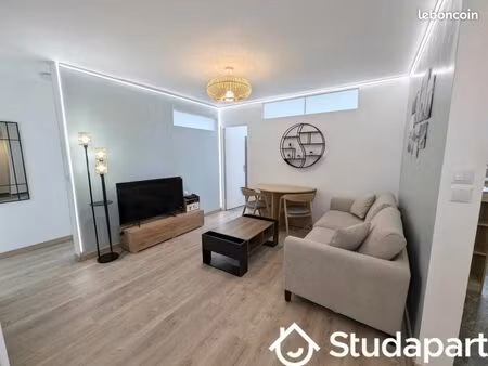 chambre 1 pièce 9 m²