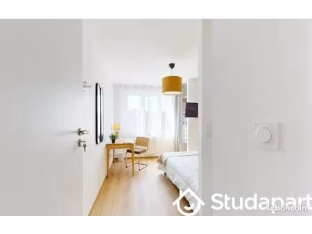 chambre 1 pièce 11 m²