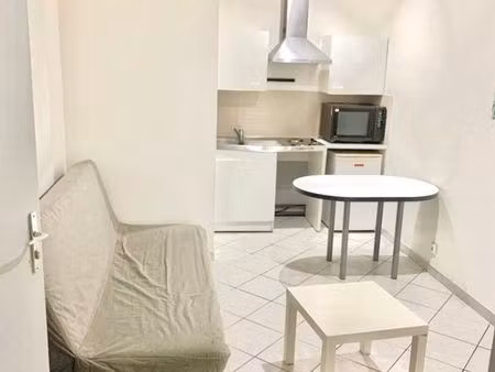 grand studio 22m2 avec cour