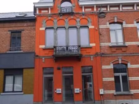 rez-de-chaussée commercial entièrement rénové