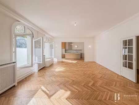 paris viii - à louer vide - sublime appartement de 173 m2 - a deux pas du parc monceau