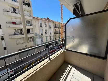 location appartement 1 pièce 22 m² à nice (06300)