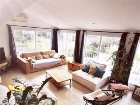six-fours – magnifique haut de villa t4 de 110 m² avec jardin privatif, piscine et 4 stati