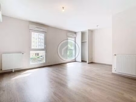 location appartement 2 pièces à brest kerinou kerichen (29200) : à louer 2 pièces / 33m² b