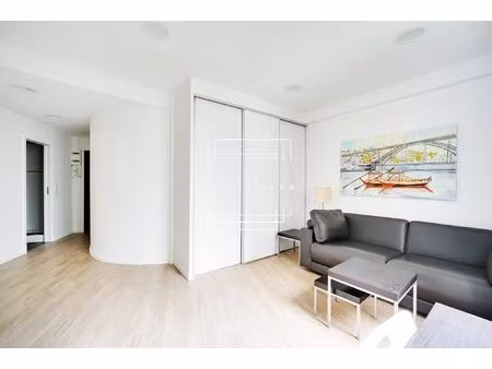 studio/1ch - hopital american - full paster