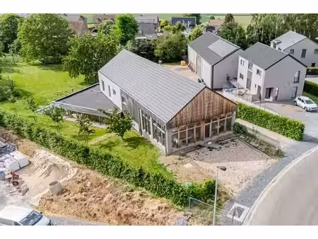 immeuble mixte - maison et entrepôt dans un clos résidentiel