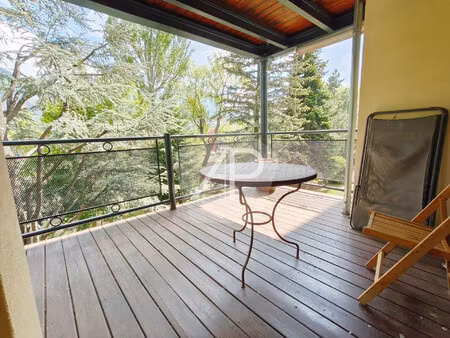 superbe appartement avec terrasse en centre-ville