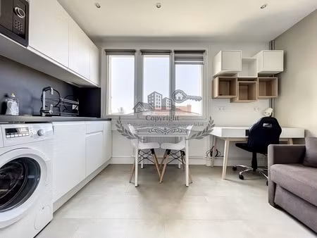 superbe studio 18.10 m² entièrement meublé et équipé lyon 3e, accès universités, tram t3 e