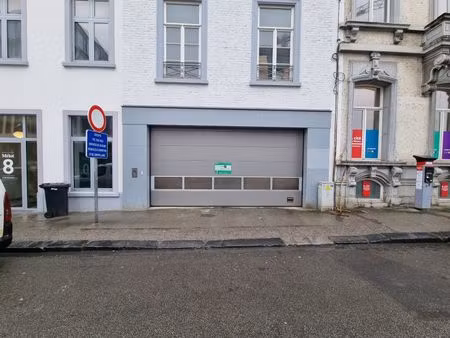 parking à louer à ernest mélot 6 beez (vbe38236)