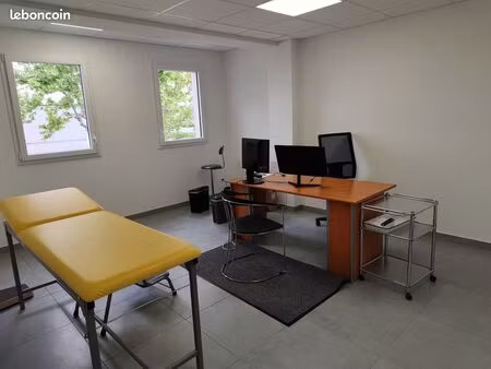location cabinet medical/paramedical