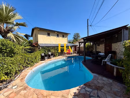 à louer ? superbe villa t4 bis meublée entièrement climatisée avec piscine et vue nature