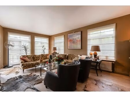 exclusieve villa met polyvalente ruimte te koop in kobbegem