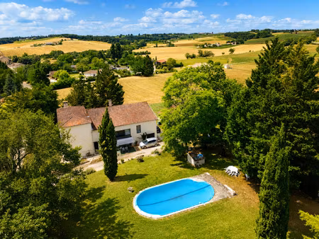 maison de caractère avec appartement indépendant proche des