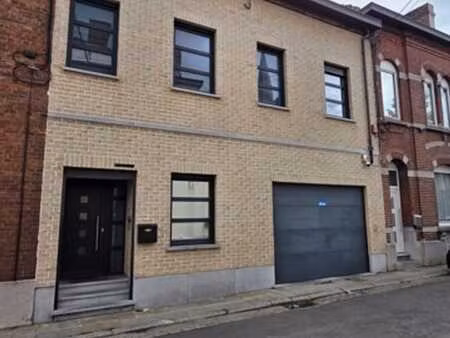 belle maison 3 chambres sans travaux et grand garage à gilly