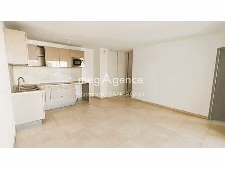 t2 49 m² résidence 2021 avec terrasse - fréjus