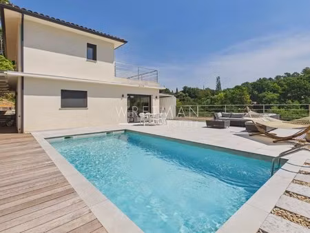villa moderne avec piscine - montauroux