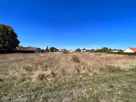 terrain de 7 063 m² à thesee