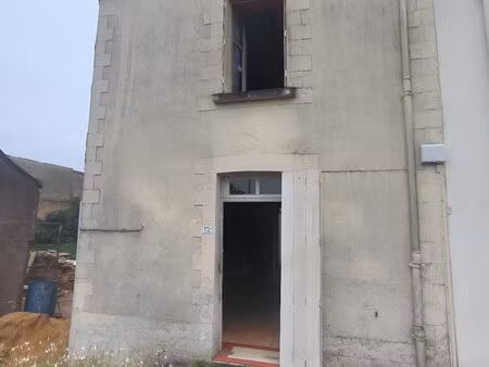 saint dolay : maison de ville de 80 m² à rénover