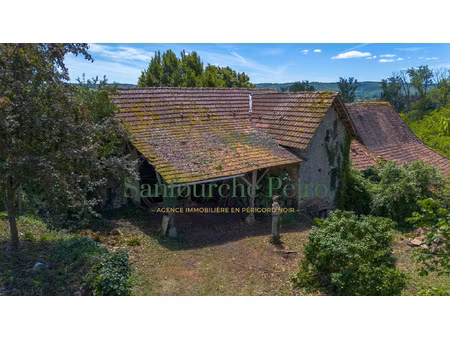 à 12 km au sud de sarlat, sur la commune de saint vincent de