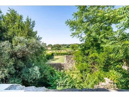 mas en pierre de caractère à rénover – terrain piscinable de 990 m²