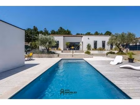villa moderne de plain-pied de 2021 avec piscine à 3km d'uzès