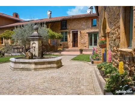 location appartement dans une ancienne ferme à chevinay