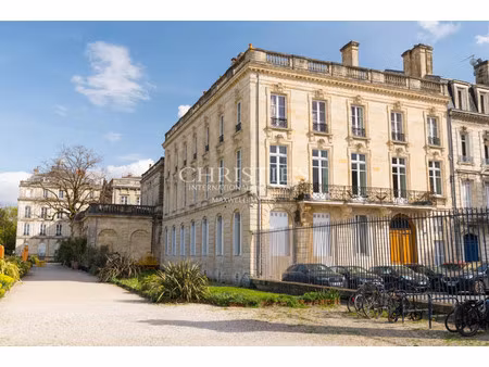 appartement de luxe à vendre dans le quartier hôtel de ville-quinconce-saint seurin-fondau