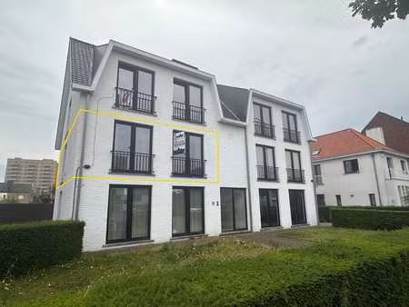 strategisch gelegen en gerenoveerd tweeslaapkamerappartement
