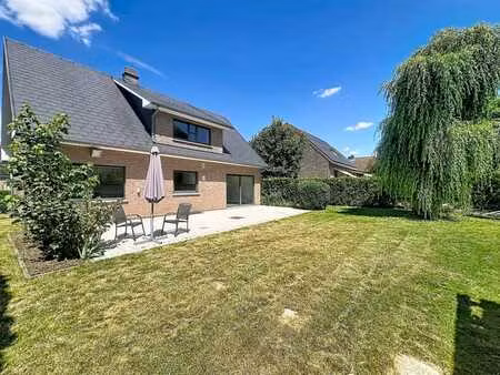 belle maison 4ch avec jardin dans un environnement calme