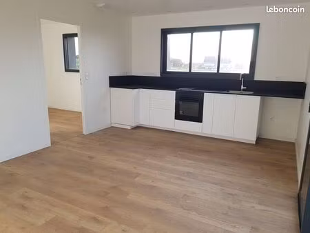 beaussais : t2 de 38 m2 avec séjour lumineux de 20 m2