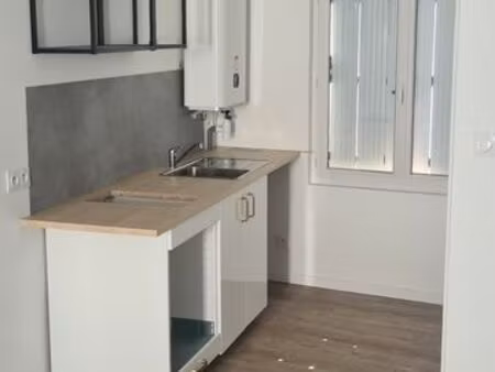 t2 30 m² – 1er étage – centre-ville châtellerault – entièrement rénové
