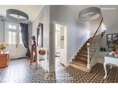 maison 10 pièces 278 m²