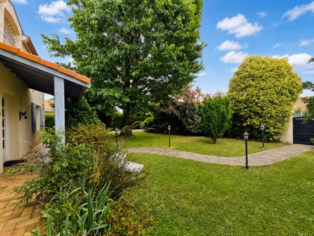 merignac capeyron - maison 200m2 sur grande parcelle