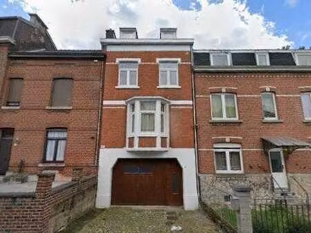 bonne et spacieuse maison d'habitation au calme