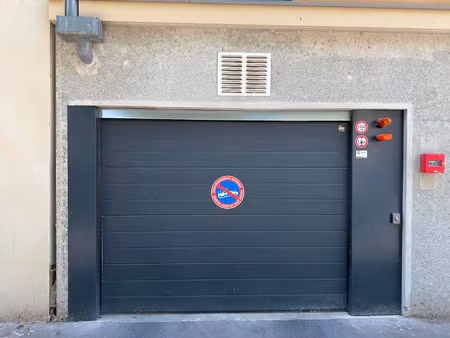 lyon 5 – place de trion – parking double sécurisé en sous-sol