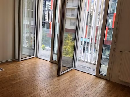 studio lumineux avec balcon – résidence récente – rer nanterre université