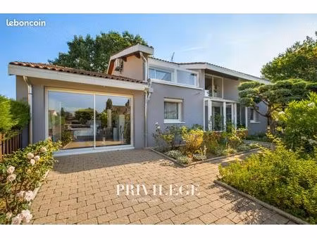 maison 5 pièces 145 m²