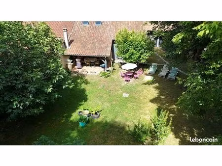 propriété 7 pièces 217 m²