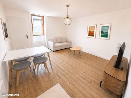 t2 meublé de 35,30 m² – centre de divonne-les-bains
