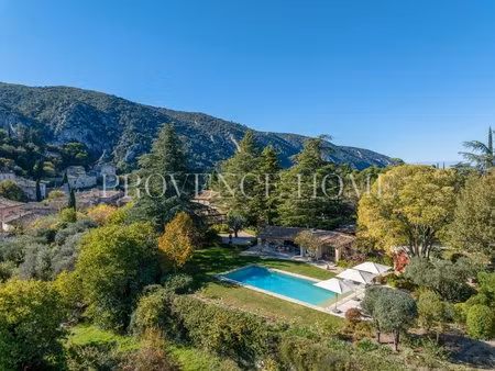 à vendre propriété d'exception au cur d'oppède-le-vieux, une adresse unique dans le...