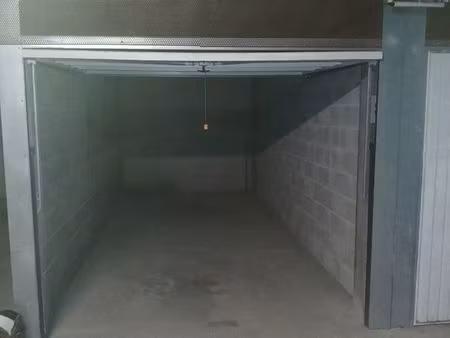 box/garage