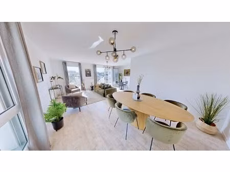 spacieux t5 132m2 avec jardin d'hiver et terrasse
