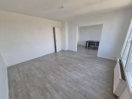 a vendre en exclusivité!! appartement t3 65m² !! 74 000 € hai !!!