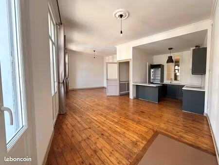 location t3 88m2 agen centre