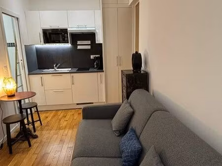 loue beau studio meublé. montmartre, sacré-cœur, théâtre de l'atelier, à proximité immédia