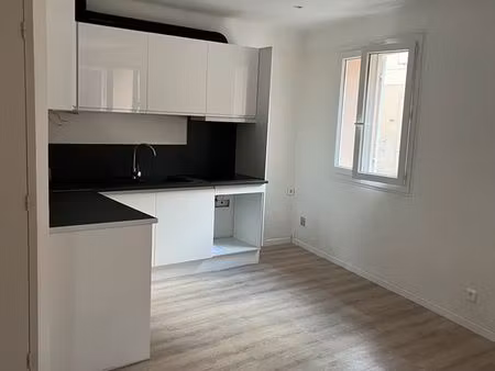appartement 3 pièces non meublé à louer à l'année
