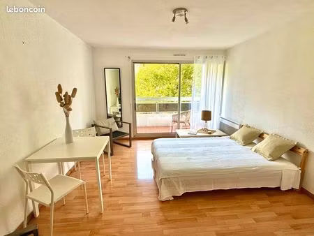 location studio balcon timone