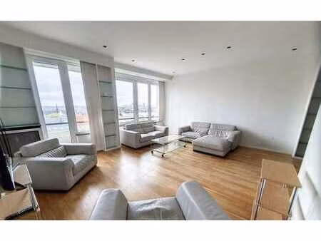 appartement à louer à louise avec une vue magnifique