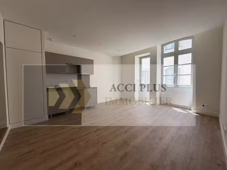 à louer - t3 avec garage centre nimois
